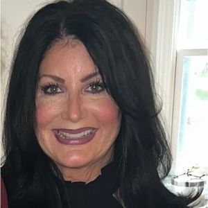 Meet your Posher, Dana